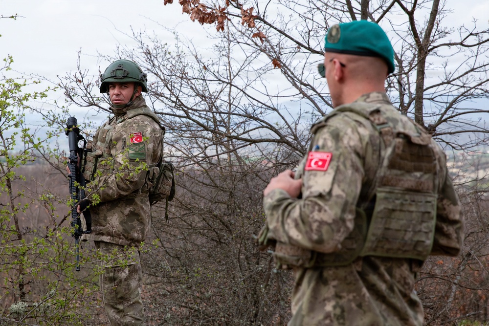 Turkish contingent helps ensure freedom of movement in Kosovo