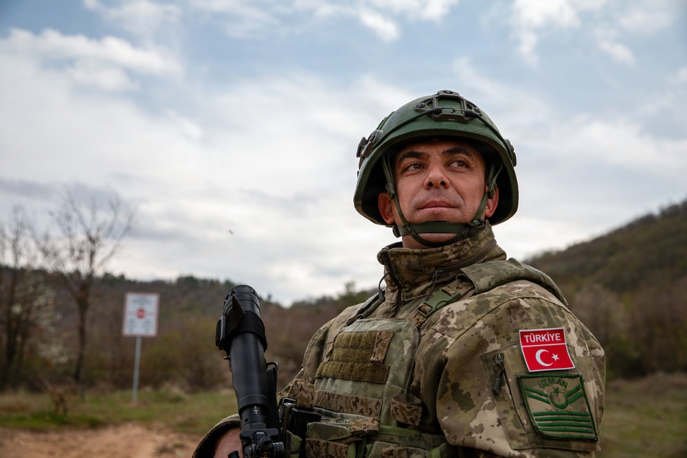 Turkish contingent helps ensure freedom of movement in Kosovo