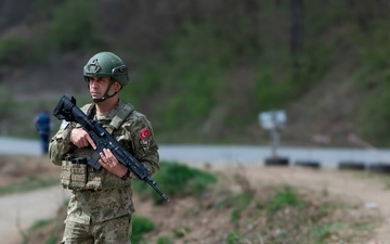 Turkish contingent helps ensure freedom of movement in Kosovo
