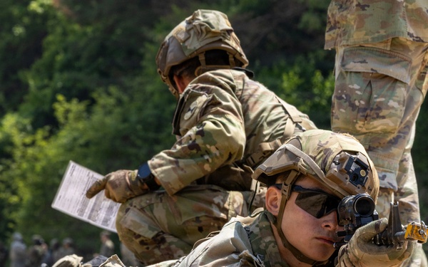 Best Squad Competition Challenges Eighth Army Soldiers in Medical Lane Event