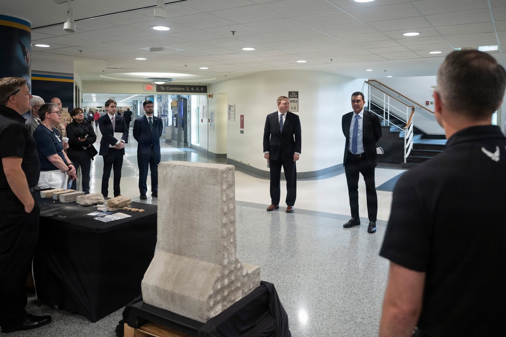 USW(R&amp;E) Michael Visits Lab Day At The Pentagon