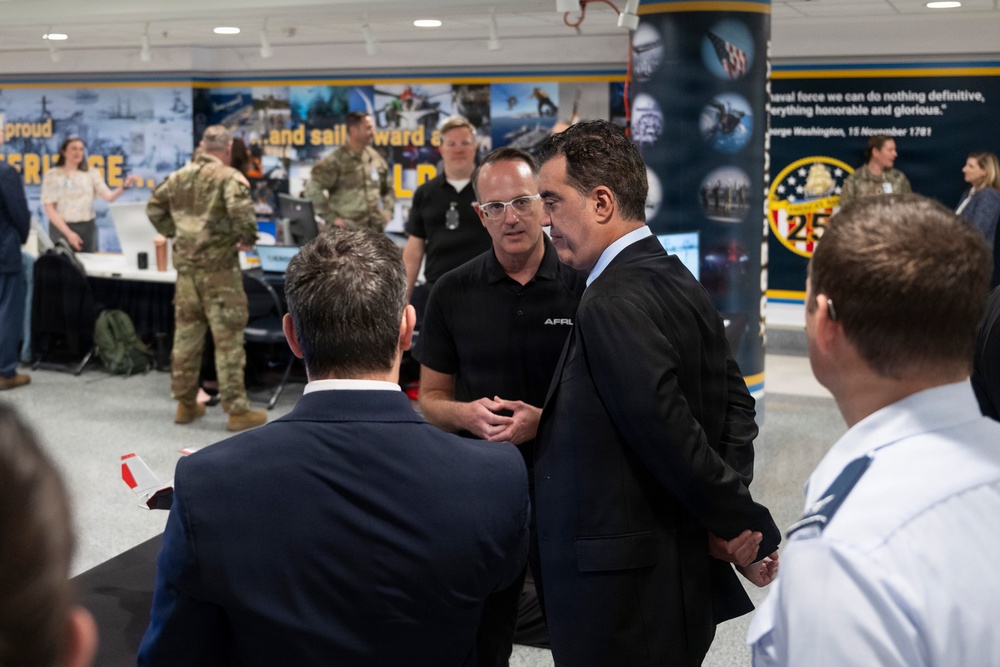 USW(R&amp;E) Michael Visits Lab Day At The Pentagon