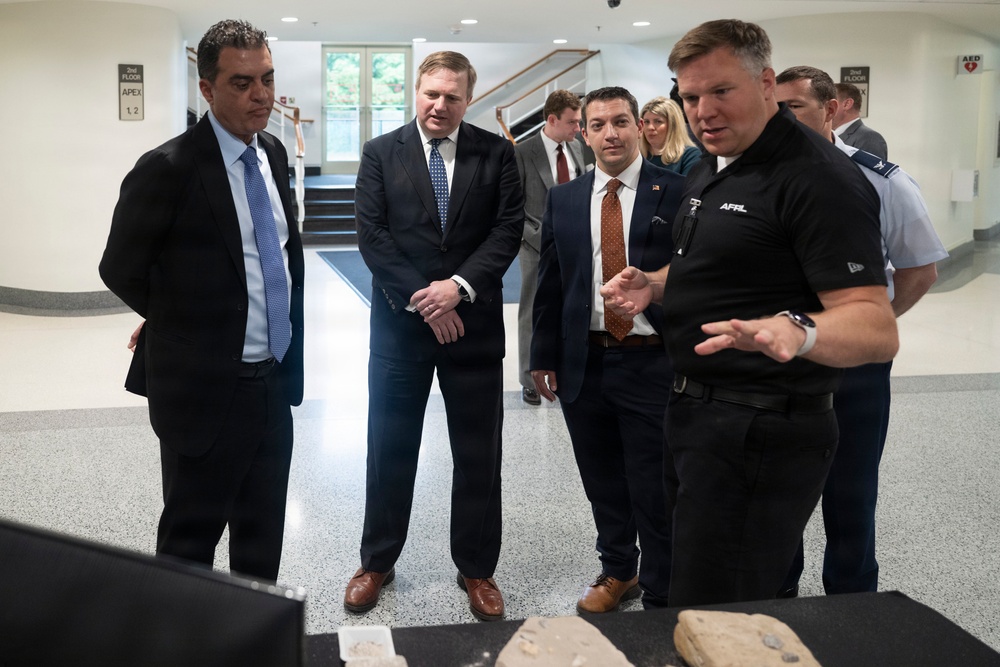 USW(R&amp;E) Michael Visits Lab Day At The Pentagon