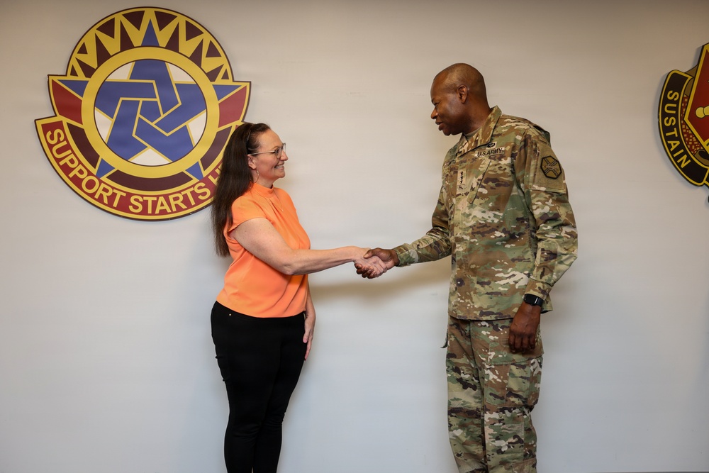 IMCOM leaders visit Fort Lee
