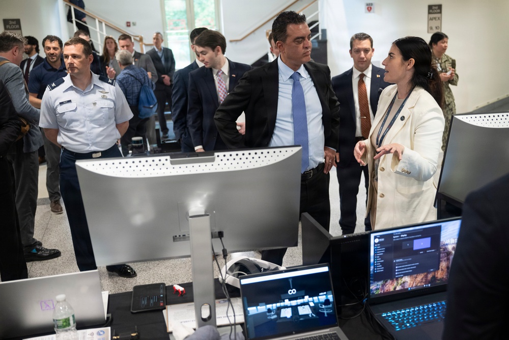 USW(R&amp;E) Michael Visits Lab Day At The Pentagon