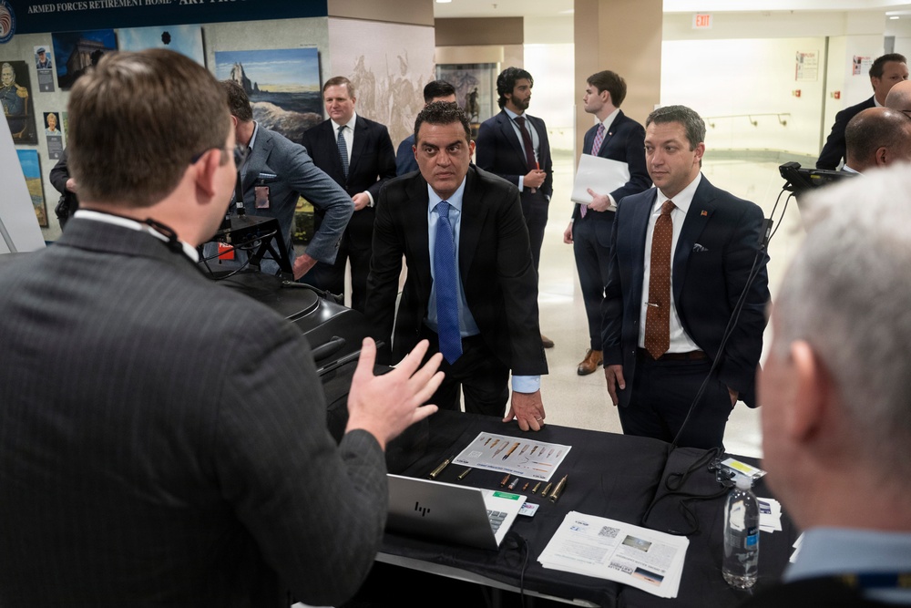 USW(R&amp;E) Michael Visits Lab Day At The Pentagon