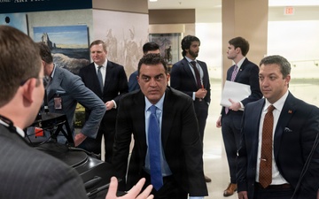 USW(R&amp;E) Michael Visits Lab Day At The Pentagon