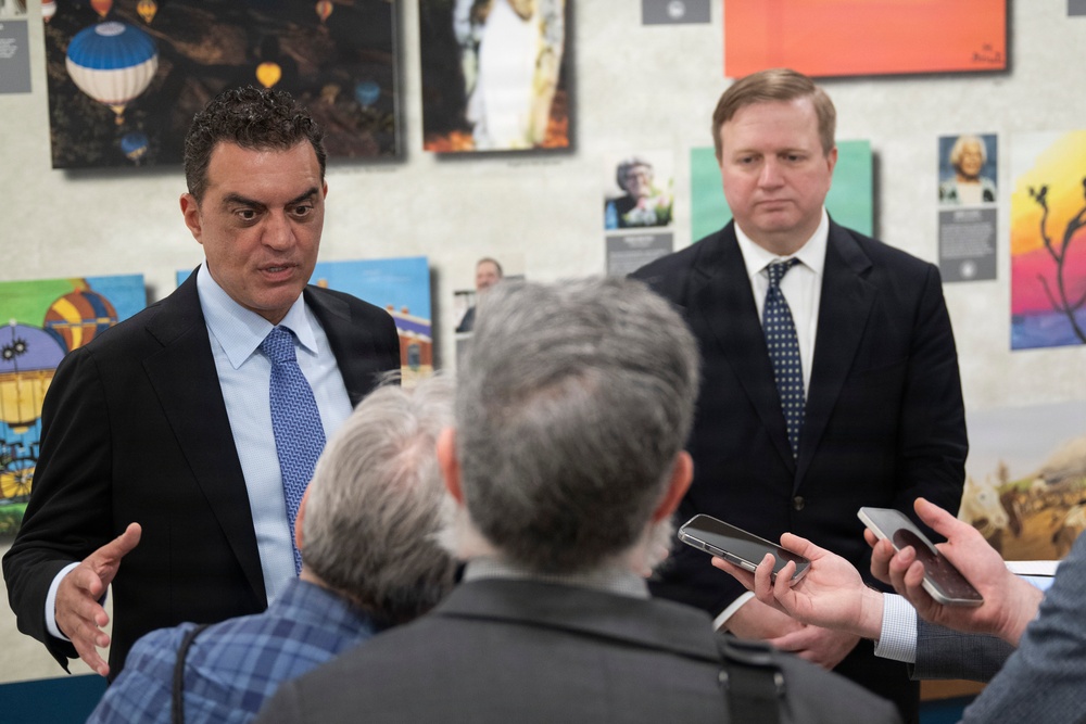USW(R&amp;E) Michael Visits Lab Day At The Pentagon