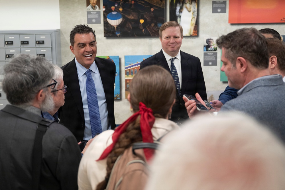 USW(R&amp;E) Michael Visits Lab Day At The Pentagon