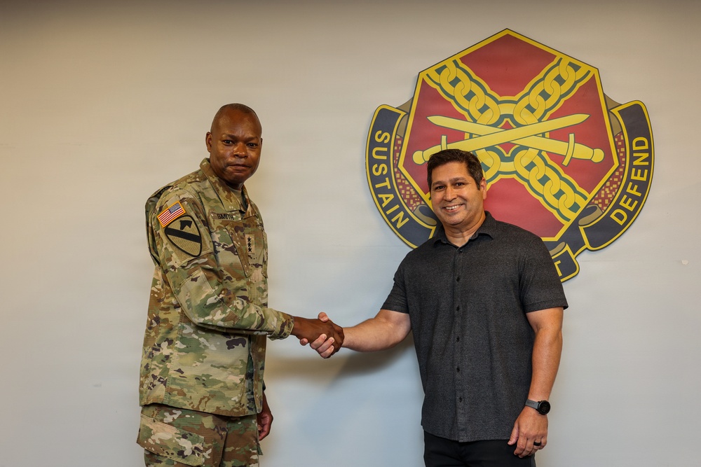 IMCOM leaders visit Fort Lee