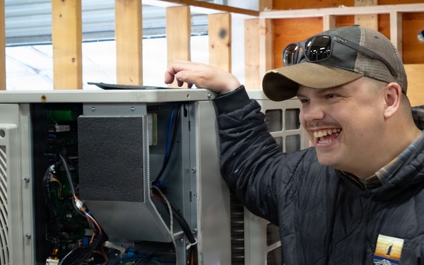 1st Special Forces Group (Airborne) Allied Trade Specialist receive HVAC training