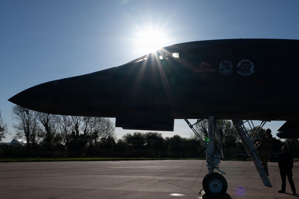 Lancer and Stratofortress Bombers depart for conditioning flight