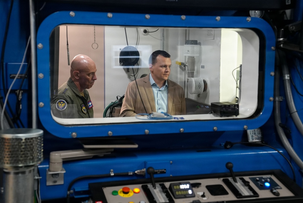 AETC Visits AFRL