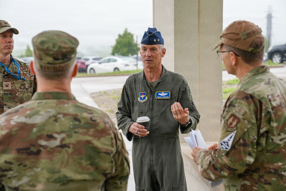 AETC Visits AFRL
