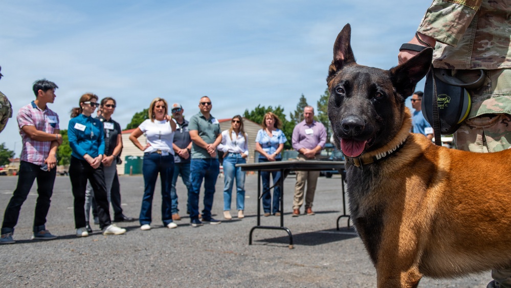 Travis conducts Honorary Commanders MSG Tour