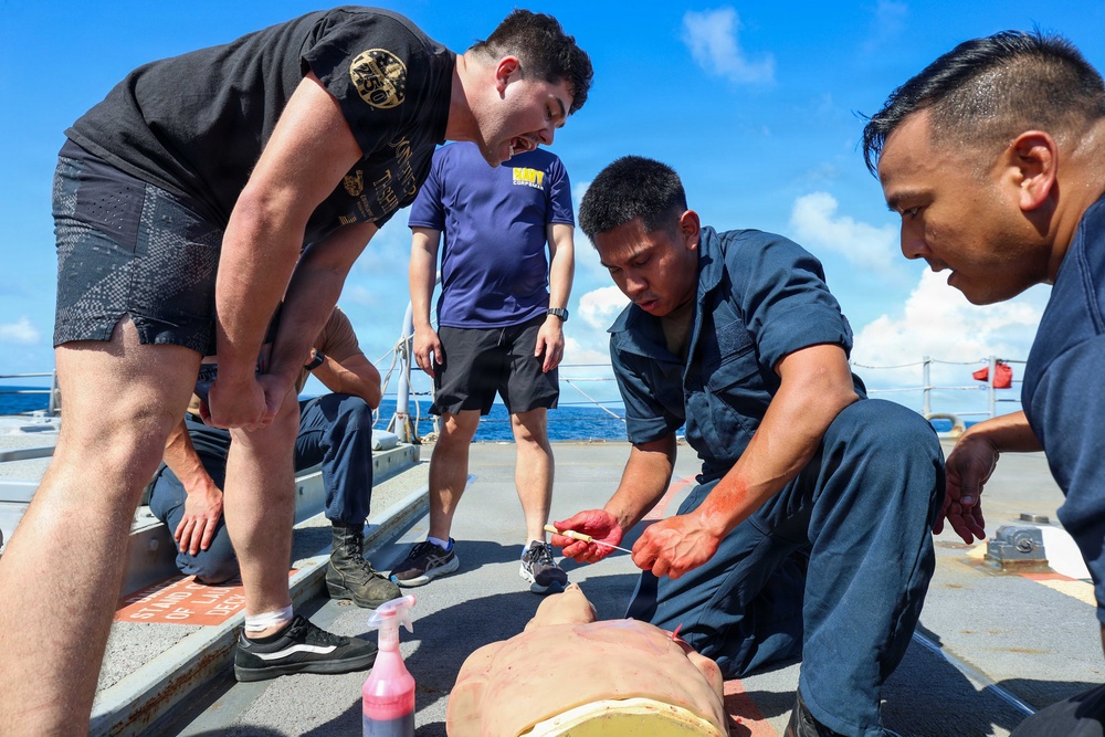Mass casualty drill held on USS Lake Erie (CG 70)