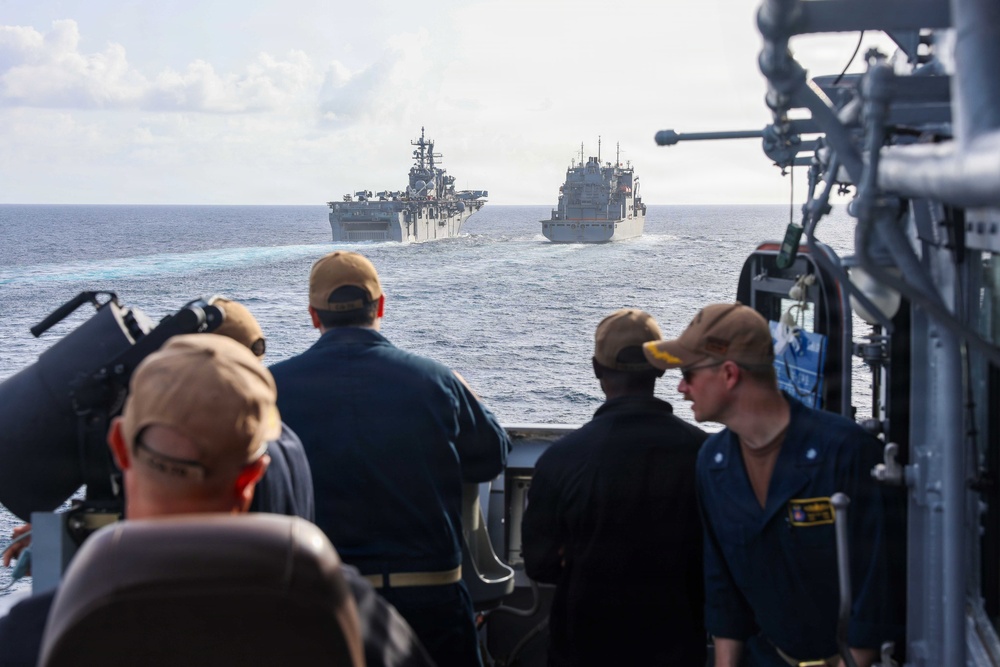 USS Lake Erie (CG 70) conducts a replenishment-at-sea with USNS Robert E. Peary (T-AKE 5)