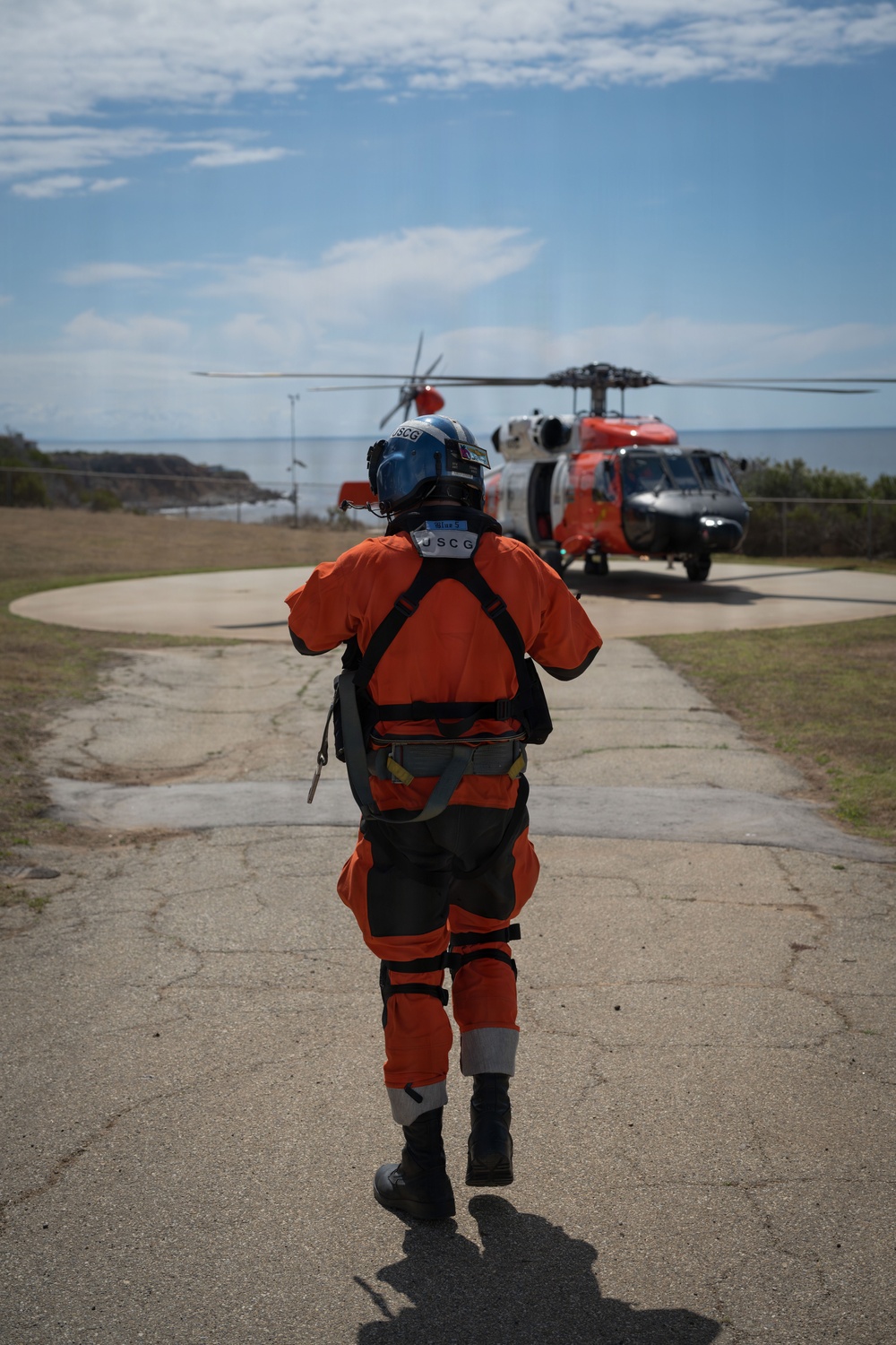 Coast Guard Air Station Ventura conducts cliff side training