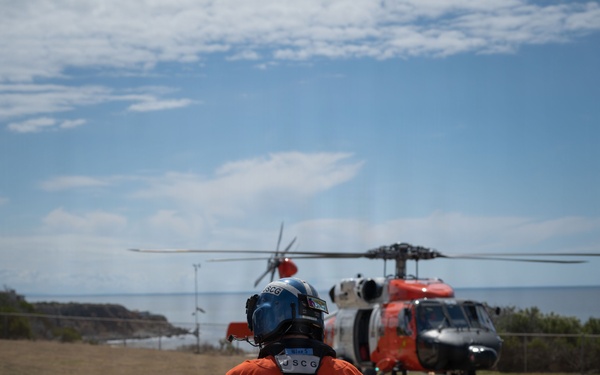 Coast Guard Air Station Ventura conducts cliff side training