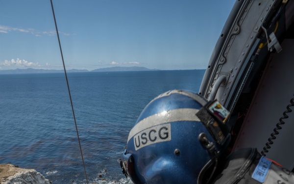 Coast Guard Air Station Ventura conducts cliff side training