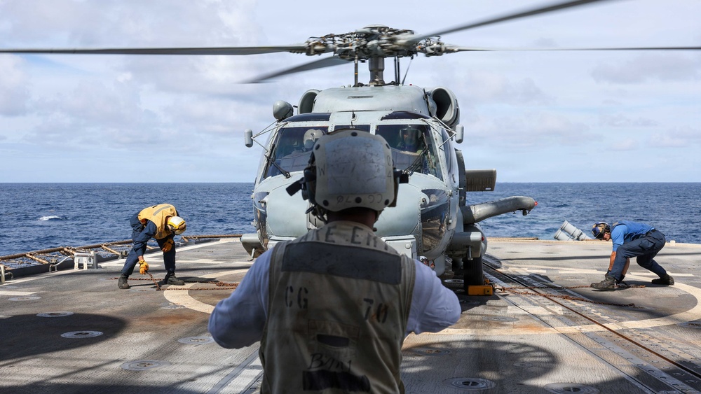 Flight operations on USS Lake Erie (CG 70)