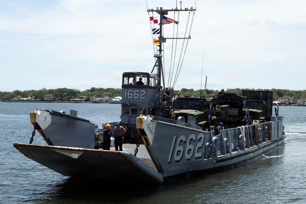 Blount Island Enables Rapid MEU Ship-to-Shore Operations, Reinforcing SOUTHCOM Readiness