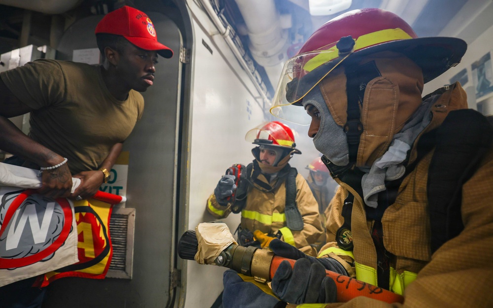 Damage control evolution onboard USS Lake Erie (CG 70)