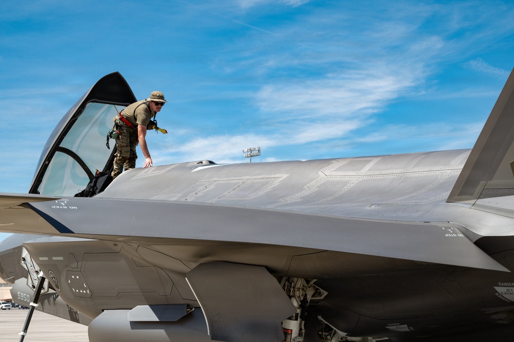Wisconsin Air National Guard F-35s integrate with 6 WPS