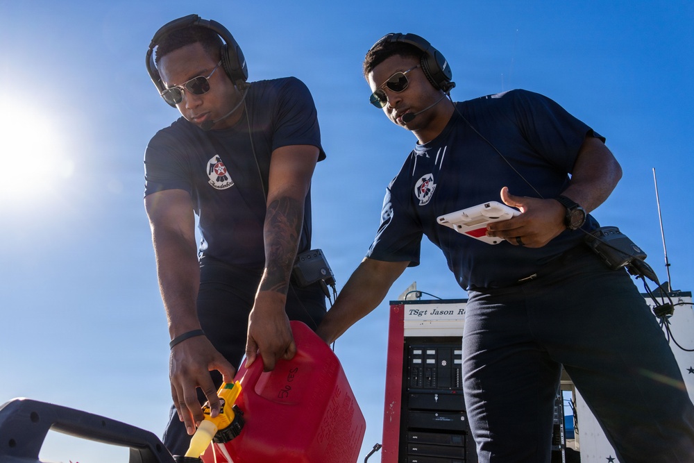 Thunderbirds kick off show season at Luke Days 2026