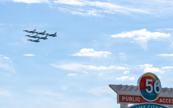 Thunderbirds perform during Gulf Coast Salute Air Show