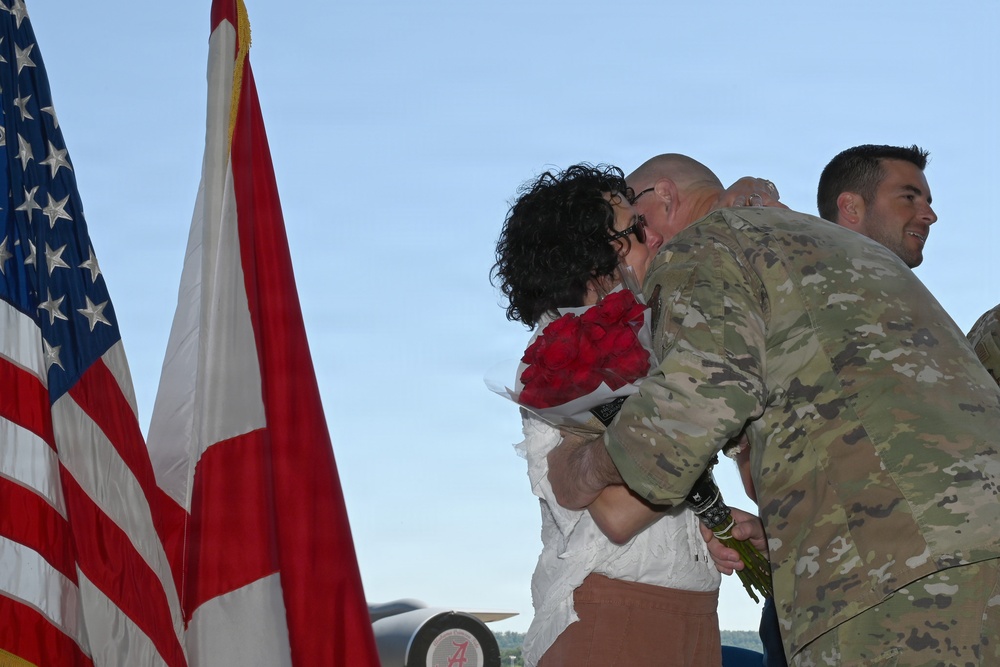 Veteran commander leaves legacy of leadership lessons