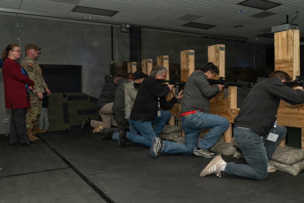 Civilian employers tour Fort Indiantown Gap facilities through Boss Lift event