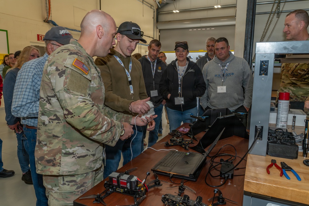 Civilian employers tour Fort Indiantown Gap facilities through Boss Lift event