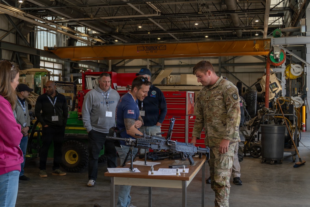 Civilian employers tour Fort Indiantown Gap facilities through Boss Lift event