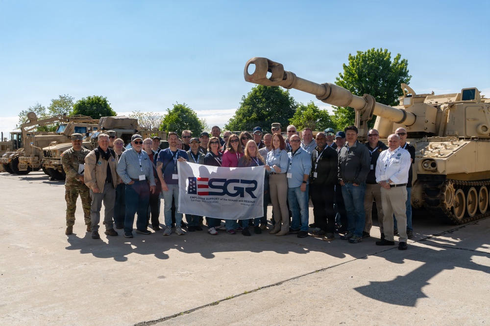 Civilian employers tour Fort Indiantown Gap facilities through Boss Lift event