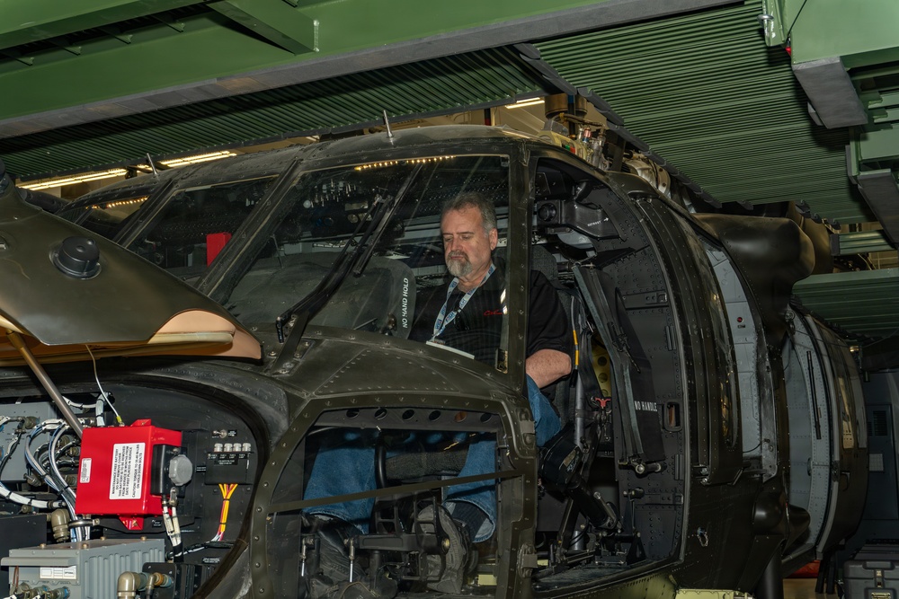 Civilian employers tour Fort Indiantown Gap facilities through Boss Lift event