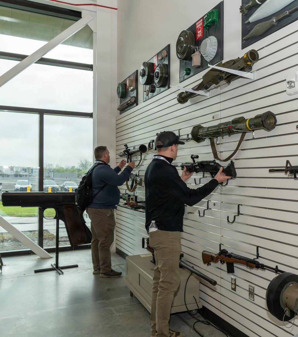Civilian employers tour Fort Indiantown Gap facilities through Boss Lift event