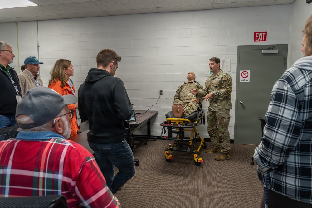 Civilian employers tour Fort Indiantown Gap facilities through Boss Lift event