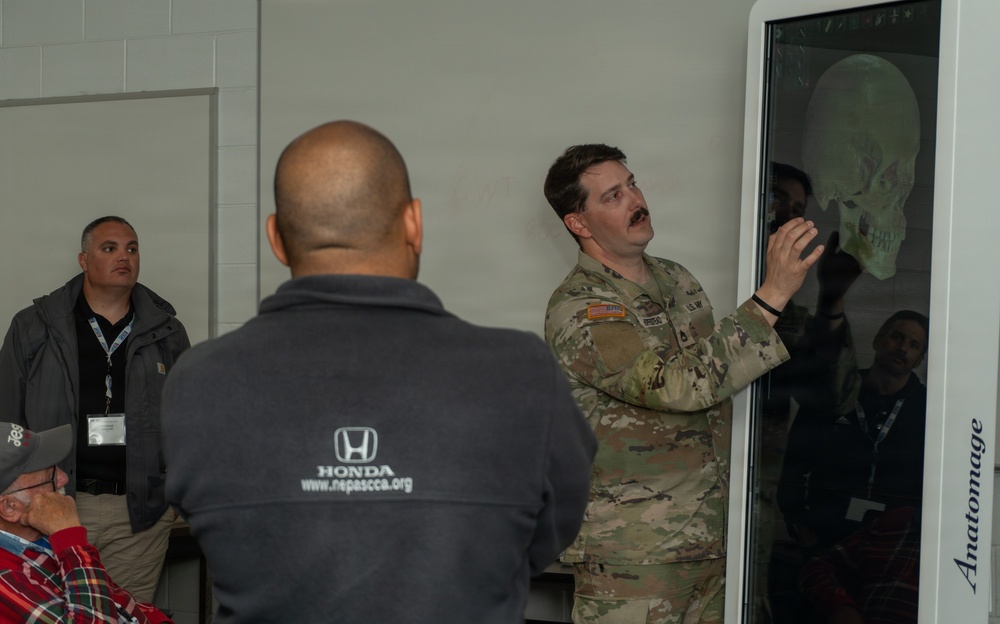 Civilian employers tour Fort Indiantown Gap facilities through Boss Lift event