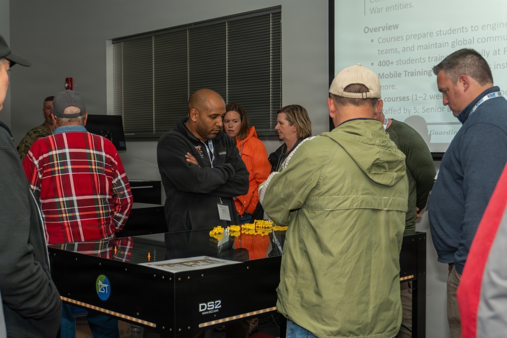 Civilian employers tour Fort Indiantown Gap facilities through Boss Lift event