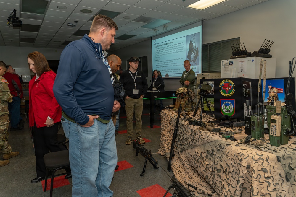 Civilian employers tour Fort Indiantown Gap facilities through Boss Lift program