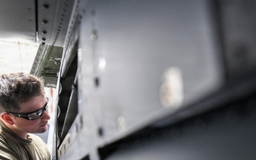 A helping hand for 934th's Herc