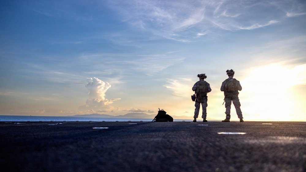 11th MEU Marines, Sailors Transit the Balabac Strait Abroad USS Boxer