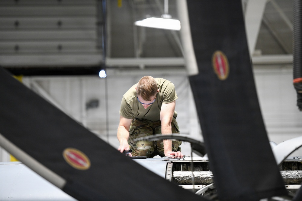 A helping hand for 934th's Herc