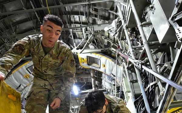 A helping hand for 934th's Herc