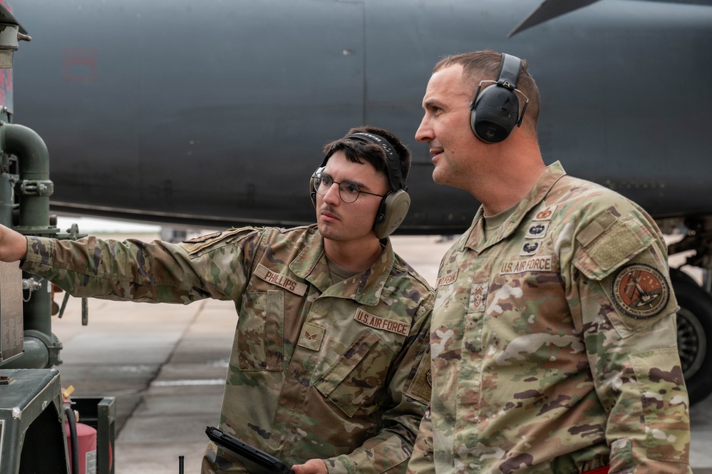 Eighth Air Force leadership connects with Dyess Airmen driving mission readiness