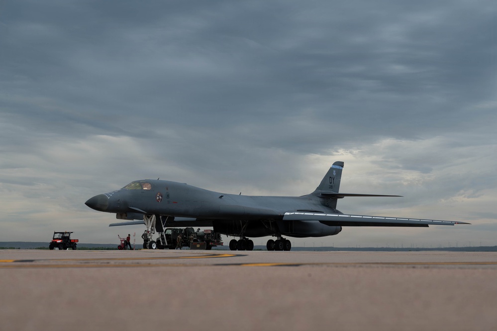 Eighth Air Force leadership connects with Dyess Airmen driving mission readiness