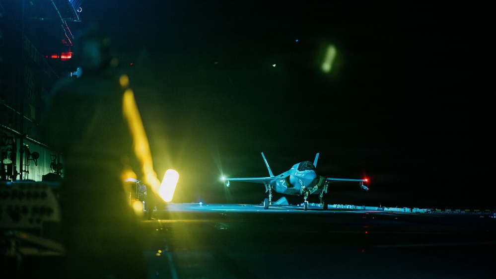 11th MEU Marines, Sailors Conduct F-35B Flight Operations Aboard USS Boxer