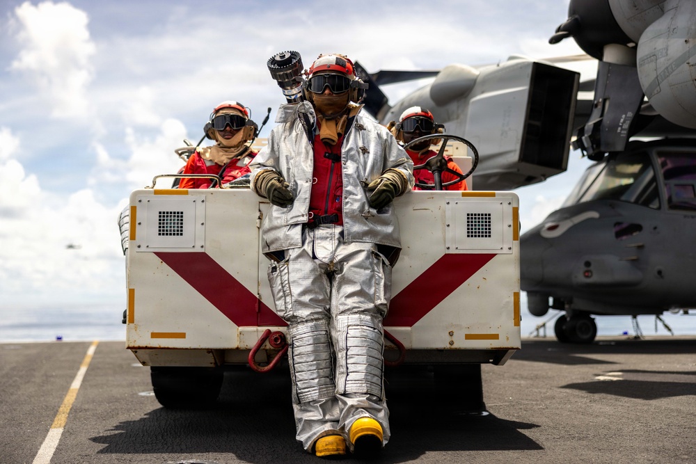 11th MEU Marines, Sailors Conduct Flight Operations Aboard USS Boxer
