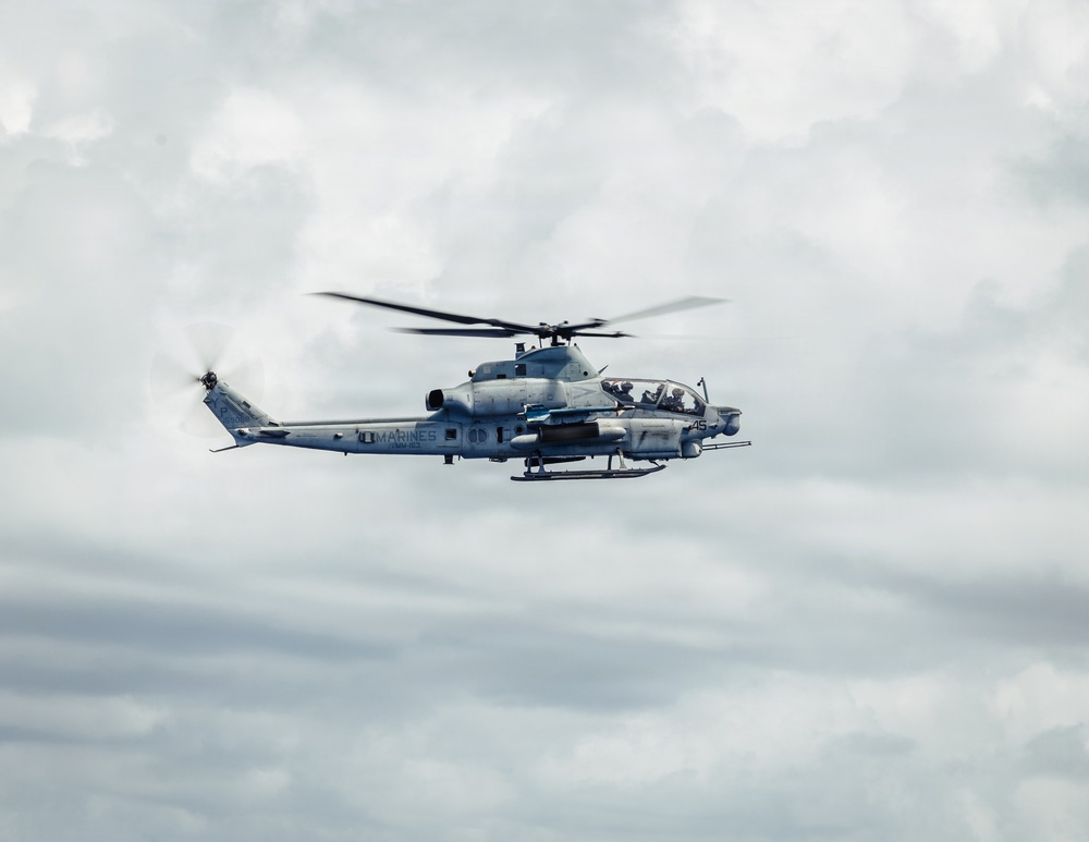 11th MEU Marines, Sailors Conduct Flight Operations Aboard USS Boxer
